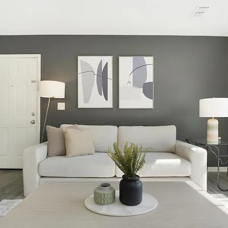 Landing At The Hayworth - 2 Bedrooms In Westside